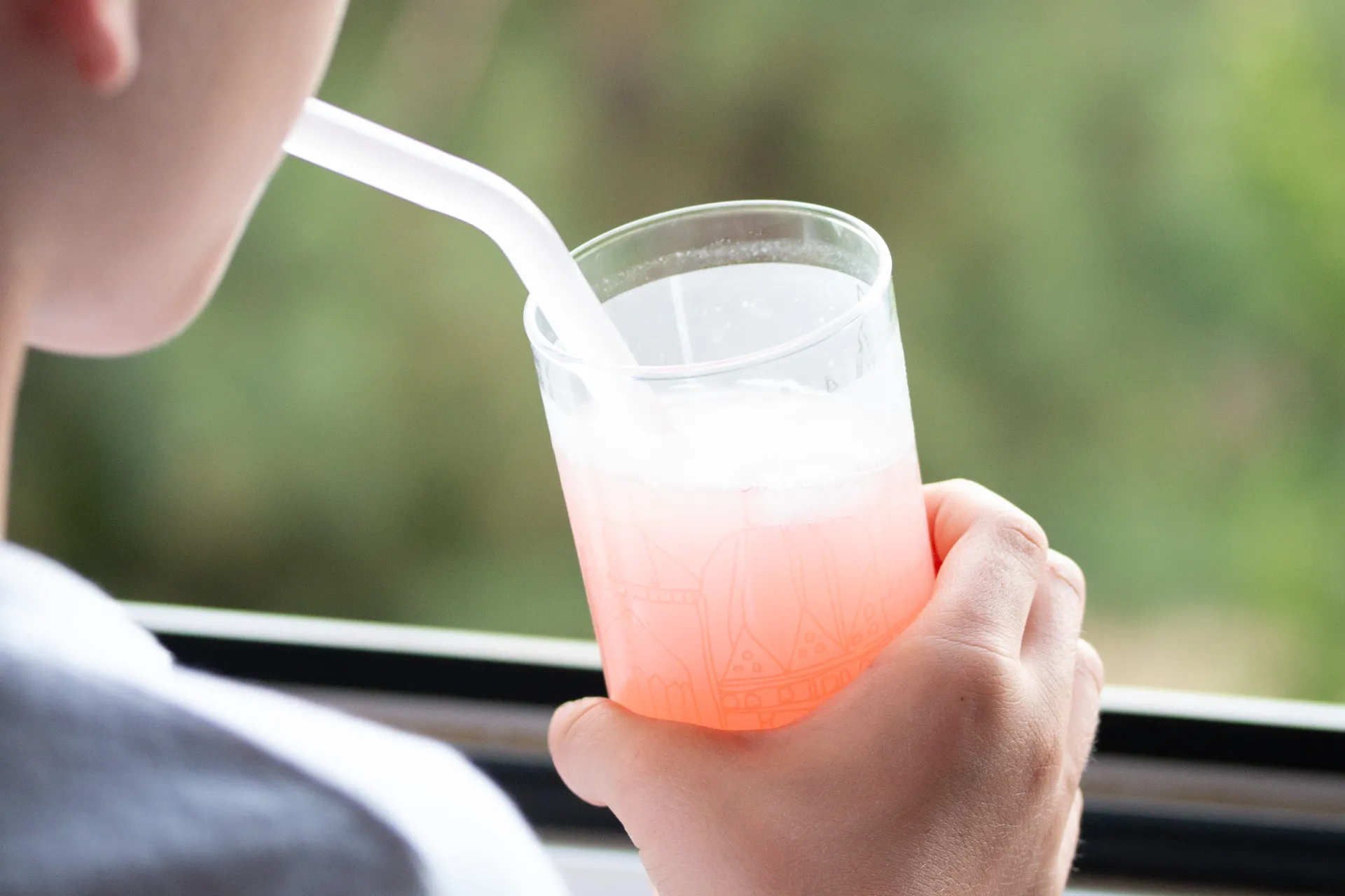 Klares Trinkglas mit weiß mattem bedrucktem Aachener Dom Motiv, 0,21 l Klares Trinkglas mit weiß mattem bedrucktem Aachener Dom Motiv, 0,21 l