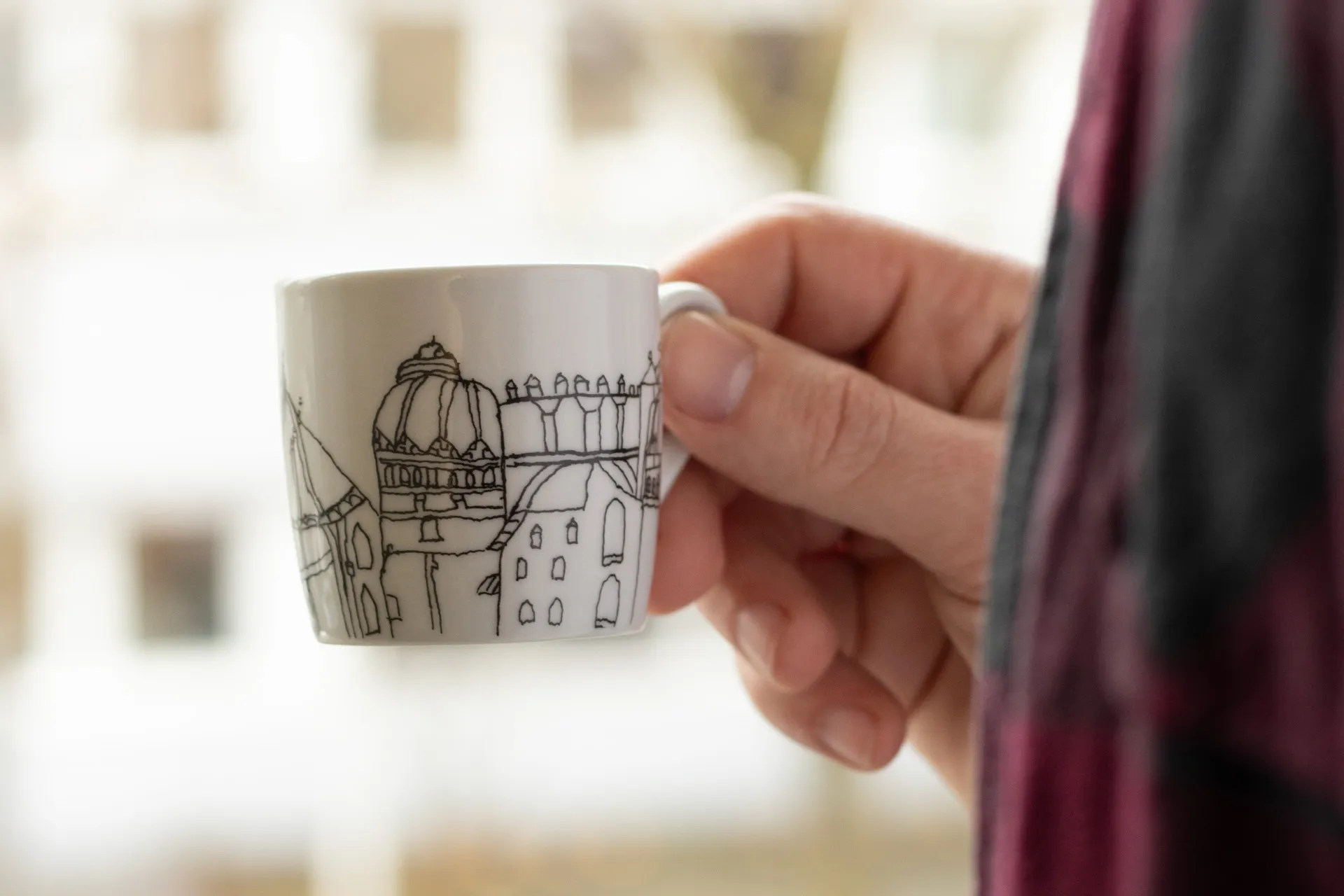Weiß Porzellan‑Espressotasse im 2er‑Set mit Untertassen, mit stilisiertem schwarzem Aachen Stadtmotiv, 0,085 l
