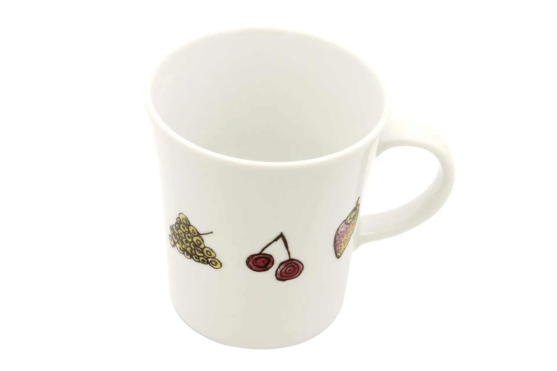 Weiße Porzellantasse mit farbintensivem, handgezeichnetem Früchte-Motiv (z. B. Beeren, Zitrusfrüchte) rundum als Dekor, 0,28 l