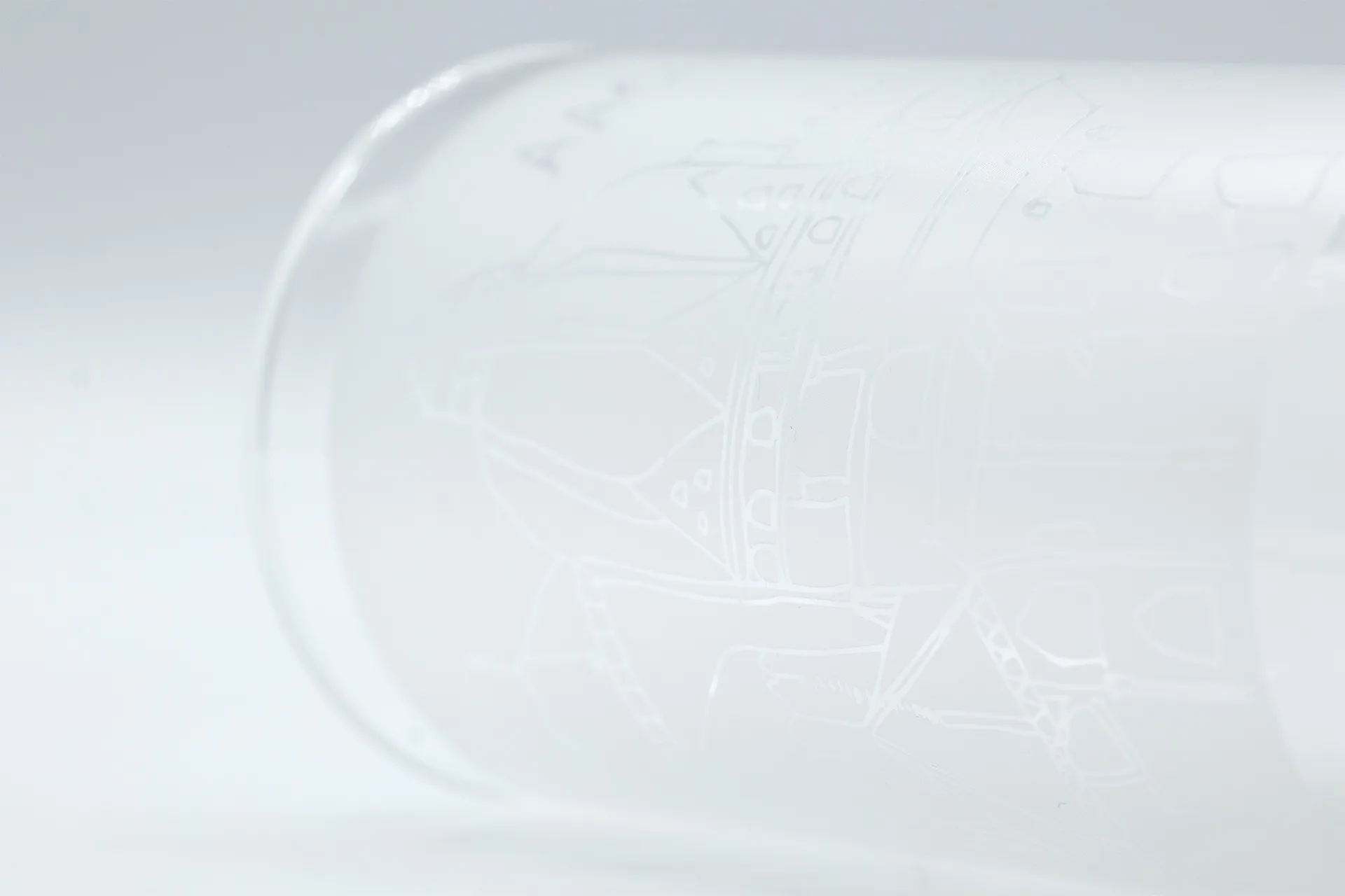 Klares Trinkglas mit weiß mattem bedrucktem Aachener Dom Motiv, 0,21 l Klares Trinkglas mit weiß mattem bedrucktem Aachener Dom Motiv, 0,21 l