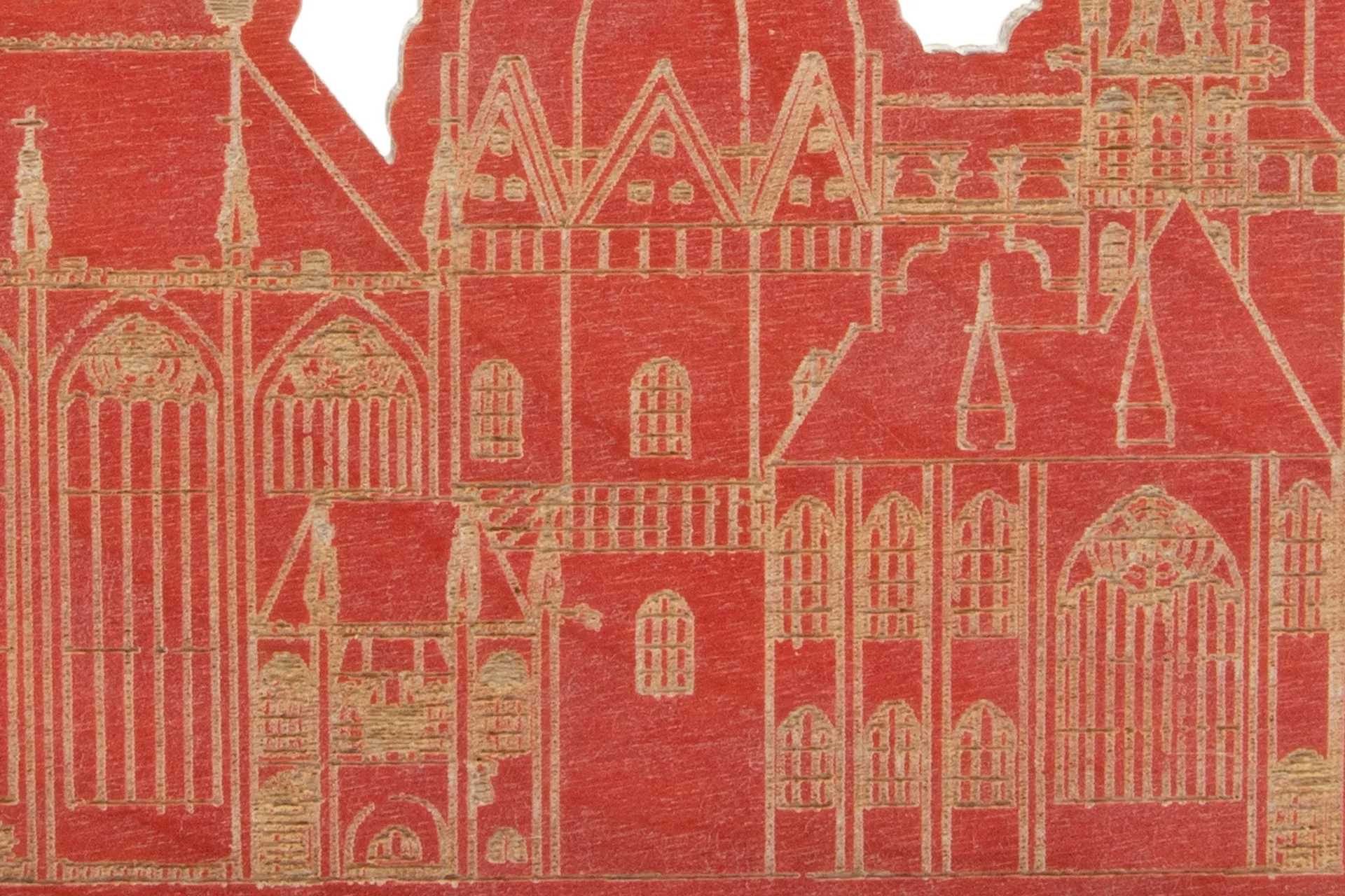 Holzmagnet in Form des Aachener Doms, gesägt und farbig lackiert, aus einem stabilen, aber leichten Holz gefertigt, in Farbe rot
