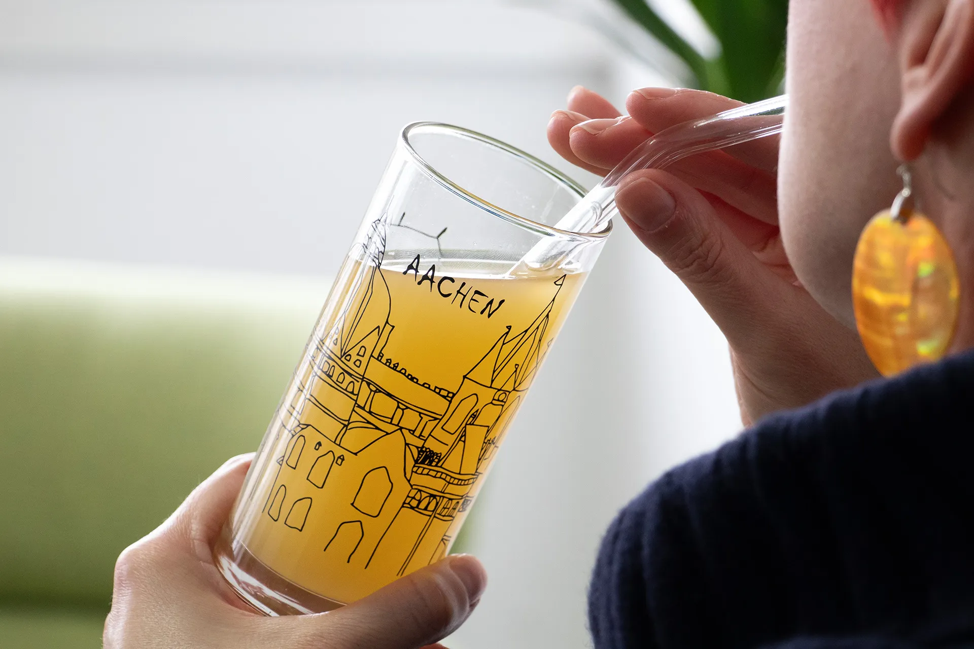 Klares Trinkglas mit schwarz bedrucktem Aachener Dom Motiv, 0,21 l Klares Trinkglas mit schwarz bedrucktem Aachener Dom Motiv, 0,21 l